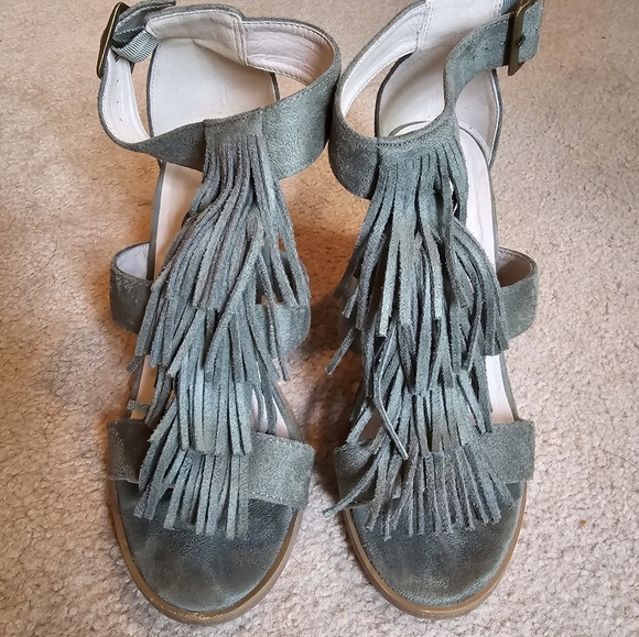 C est. 1946 Woodblock Heel Tassel Sandals - Picture 1 of 7